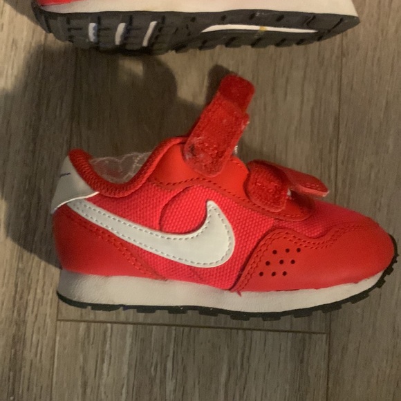 Nikes - Picture 7 of 9